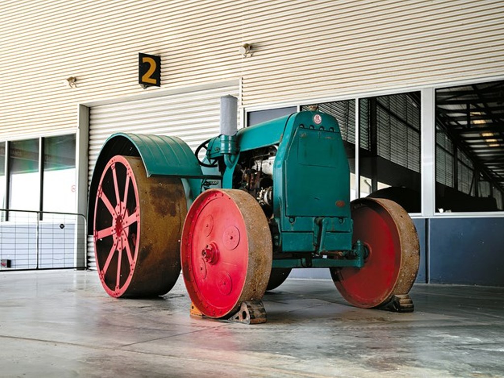 11 mercedes_tractor_1925.jpg