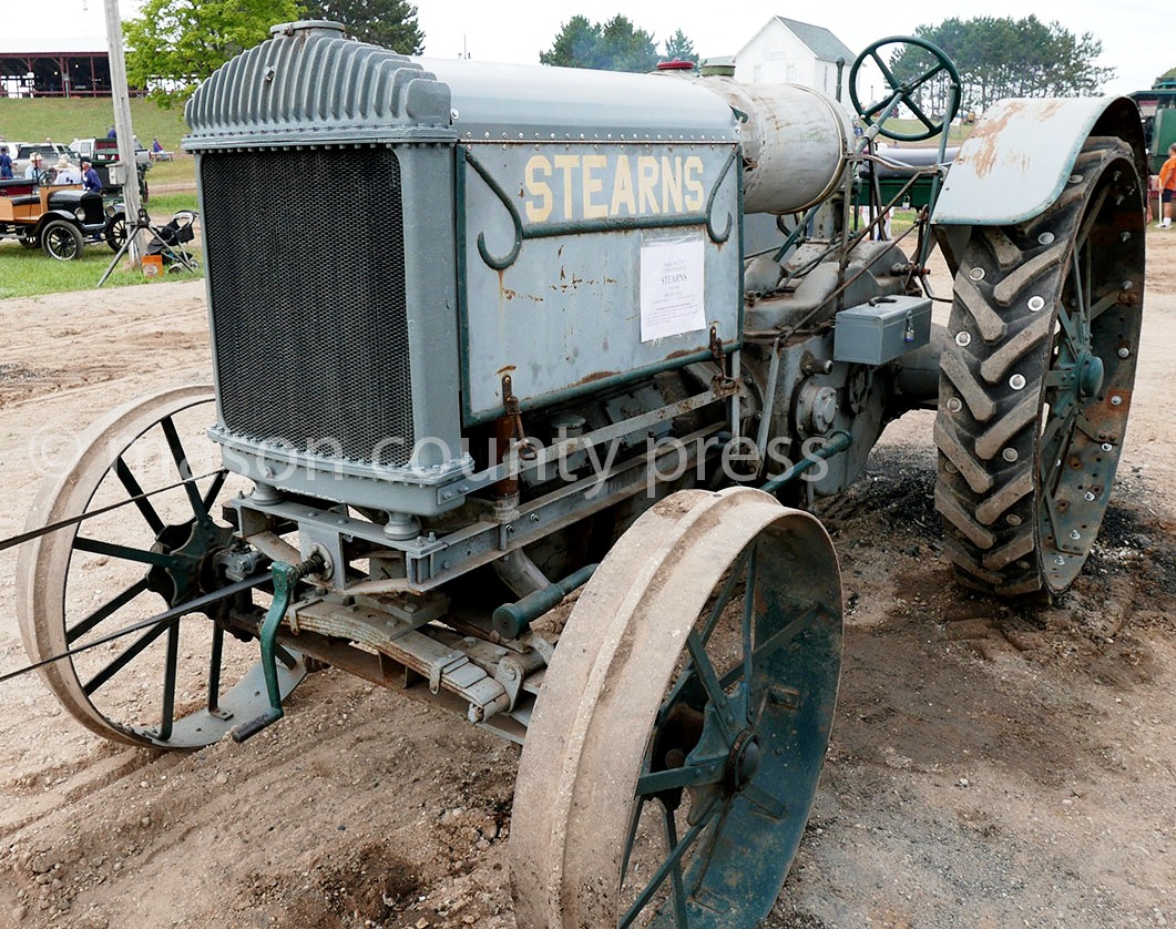 stearns-tractor-ken-hill-nunica-7.jpg