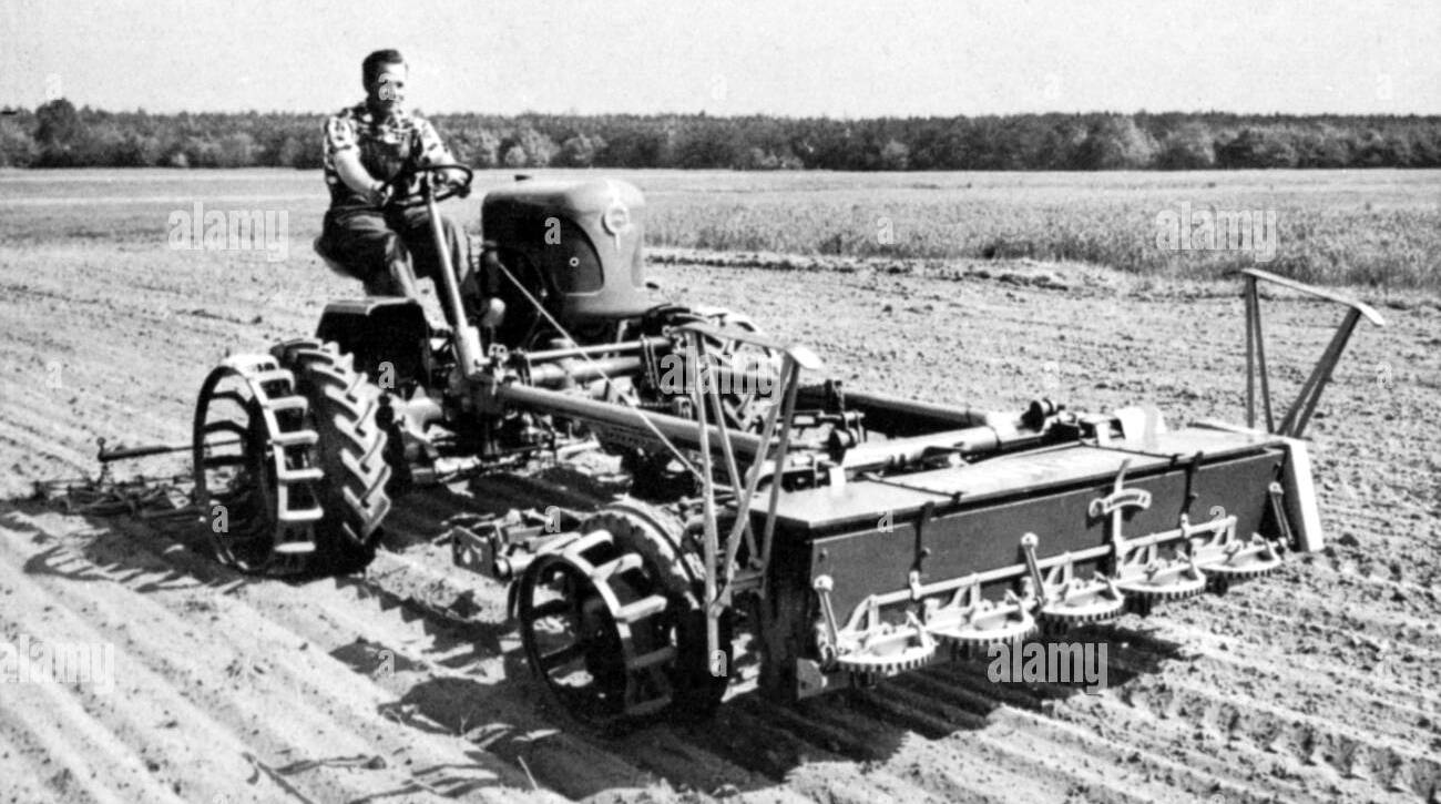 agriculture-machines-tractor-type-18-ps-alldog-by-heinrich-lanz-ag-1951-additional-rights-clearance-info-not-available-T0MANM.jpg