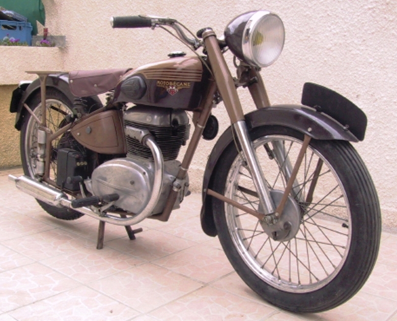 3-Motobécane-250-L3C-1948-02.jpg