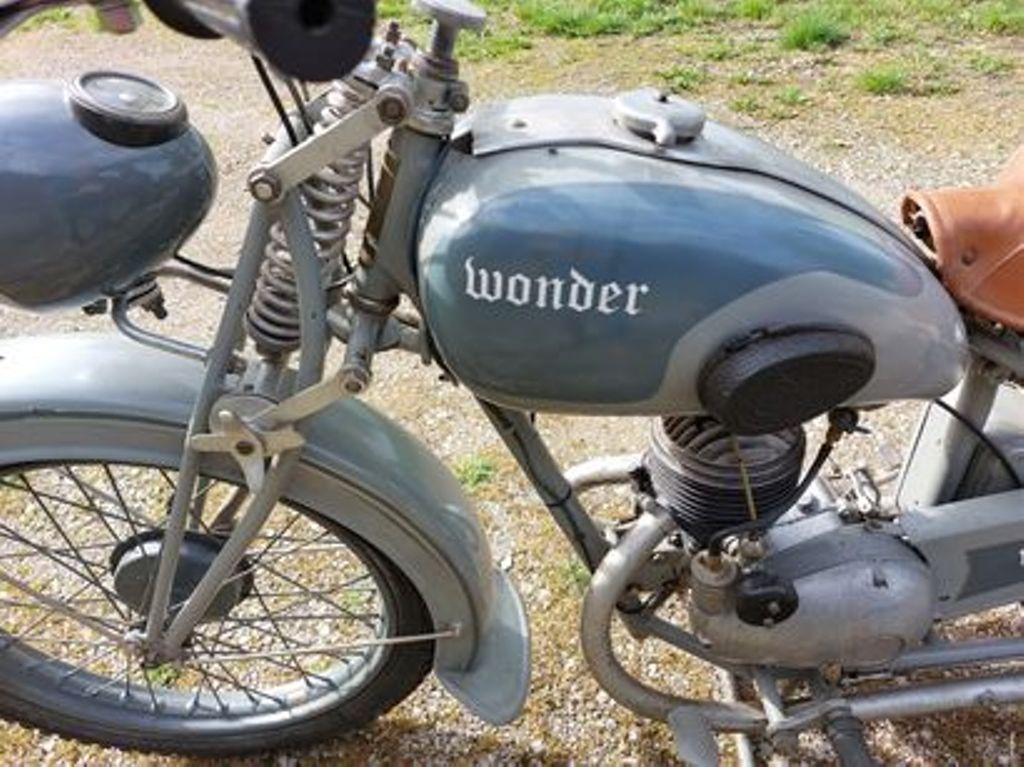 1 WONDER 125 1953.jpg