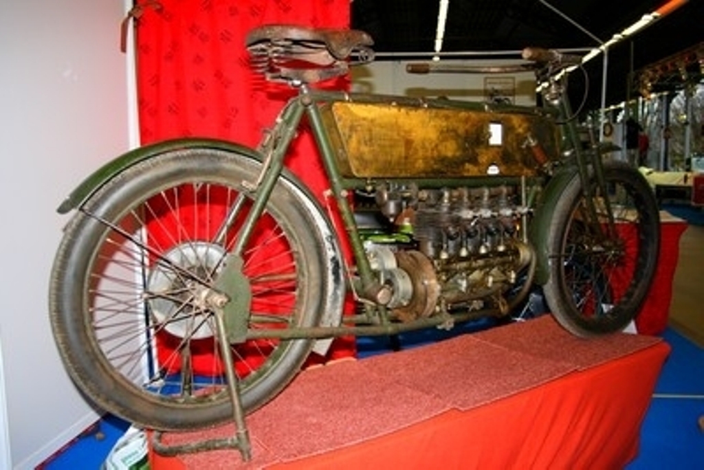 8 antoine-1000-cm3-4-cylindres-1905.jpg