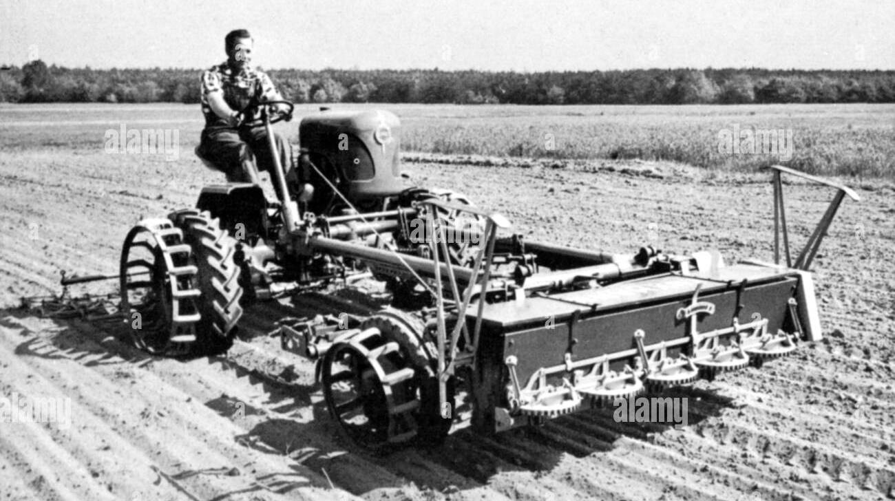l-agriculture-machines-tracteur-type-18-ps-alldog-par-heinrich-lanz-ag-1951-additional-rights-clearance-info-not-available-t0manm.jpg