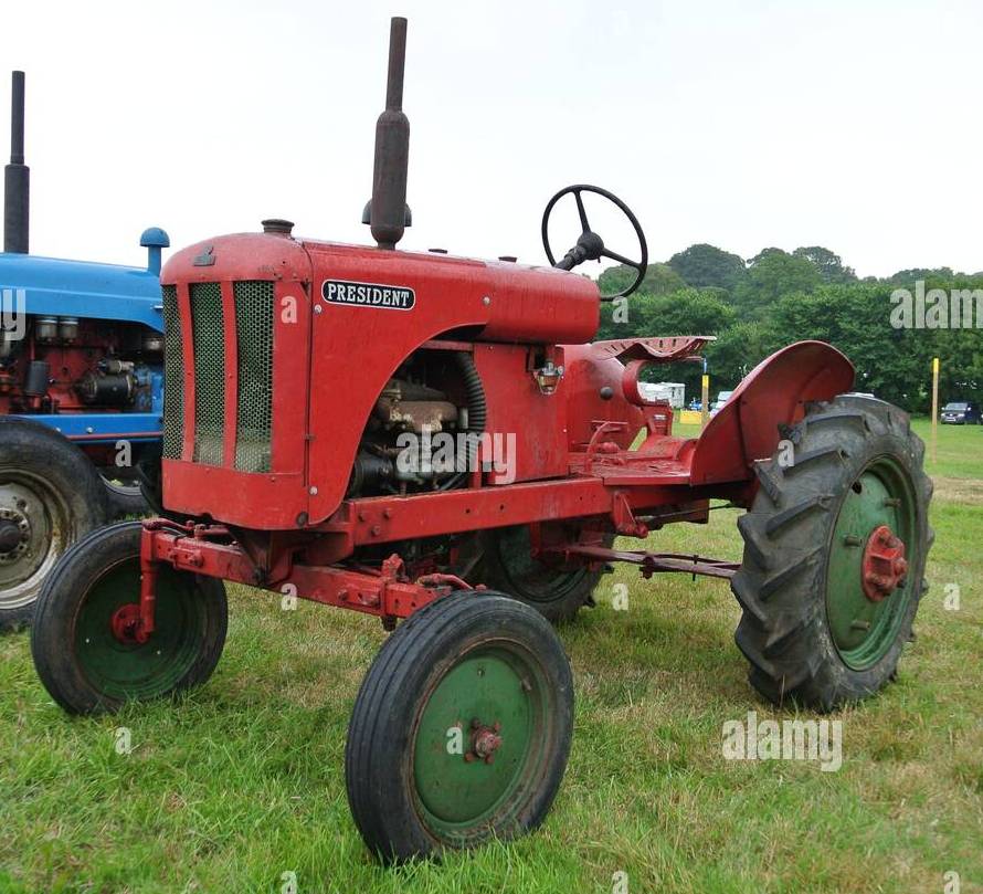 19 un-tracteur-presidentiel-d-epoque-a-ete-expose-a-la-torbay-steam-fair-churston-devon-angleterre-royaume-uni-2df9ryh.jpg