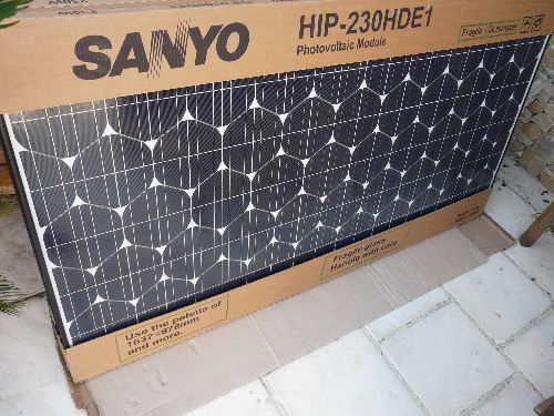 8Les encore plus fameux panneaux Sanyo HIP- 230HDE1