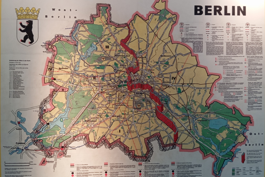 BERLIN 2024-11 (181A)_Plan de travail 1.jpg