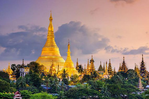 1200px-Travel-Burma-yangon-shwedagon-pagoda.jpg