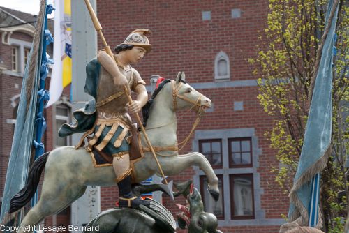 Statue de Saint-Georges lors du 700ème anniversaire de la gilde