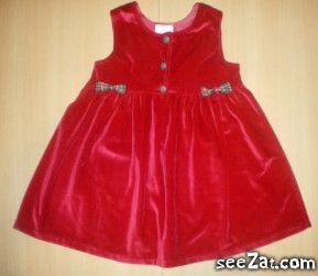robe rouge velour doux 18 mois: 3 euros