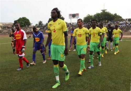 Match d'hommage aux victimes à Lomé