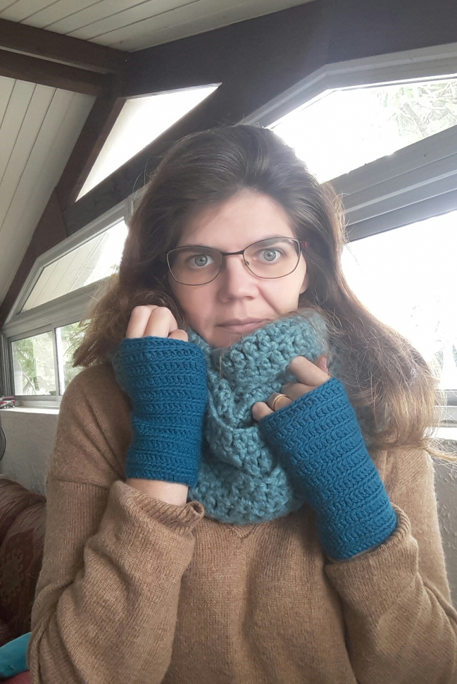 Mitaines et snood au crochet