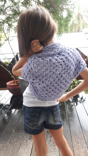 Gilet au crochet pour petite fille (carré magique)