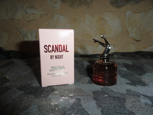 MINIATURE SCANDAL BY NIGHT
