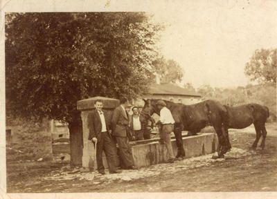 1947-Les chevaux de Mr Bastian à l'abreuvoir, rue de Lorraine