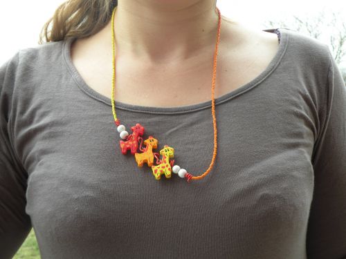 Collier dans les tons chauds