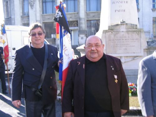 MICHEL VEAU ET LE PORTE DRAPEAU SECTION 