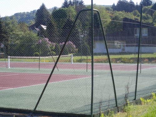 2 courts tennis.JPG