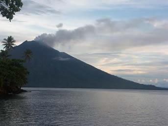 Volcan Manam, Nouvelle - Guinée