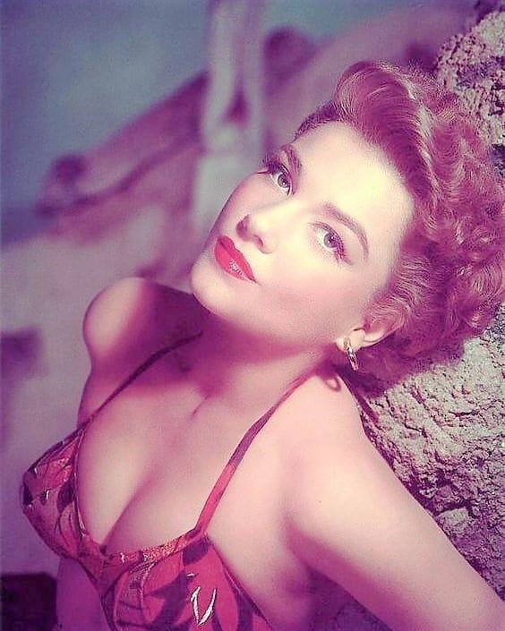 ANNE BAXTER