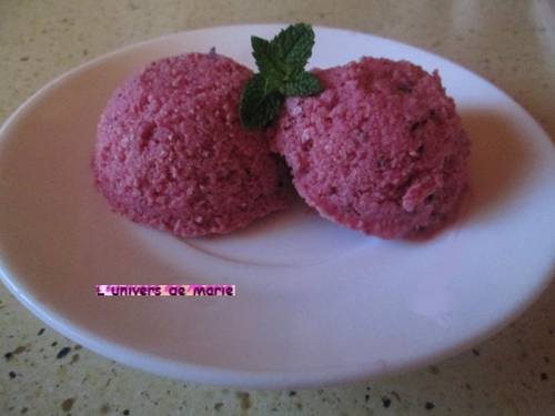 glace fraises yaourt (1).JPG