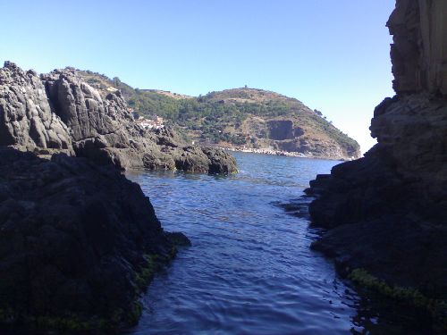 Vue  des  rochers  de  la plage  Eldjebana    ( CHETAIBI )