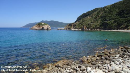 Vue de la plage de la fontaine romaine