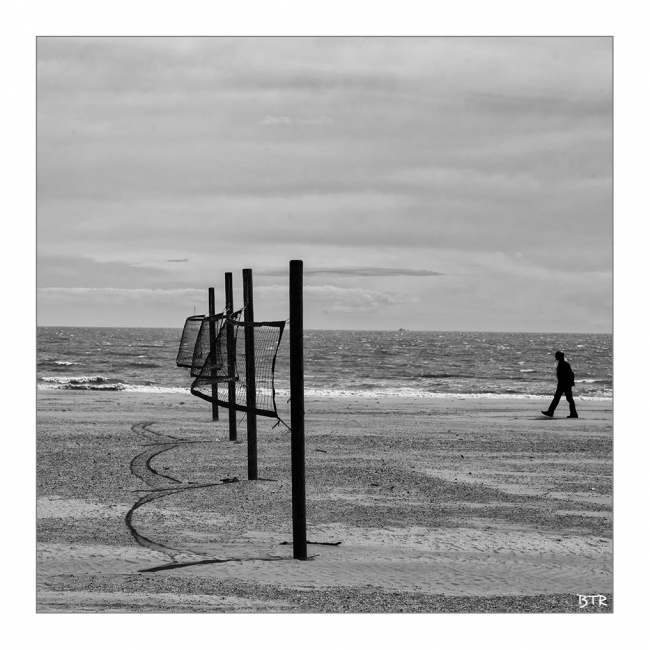 Promenade dans le vent à la grande motte