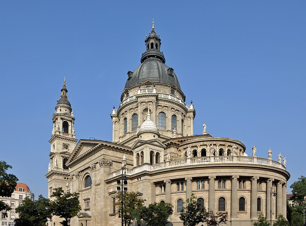 1024px-Budapest_Szent_Istvan_Bazilika_R01