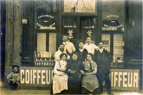 Le Coiffeur en  Famille