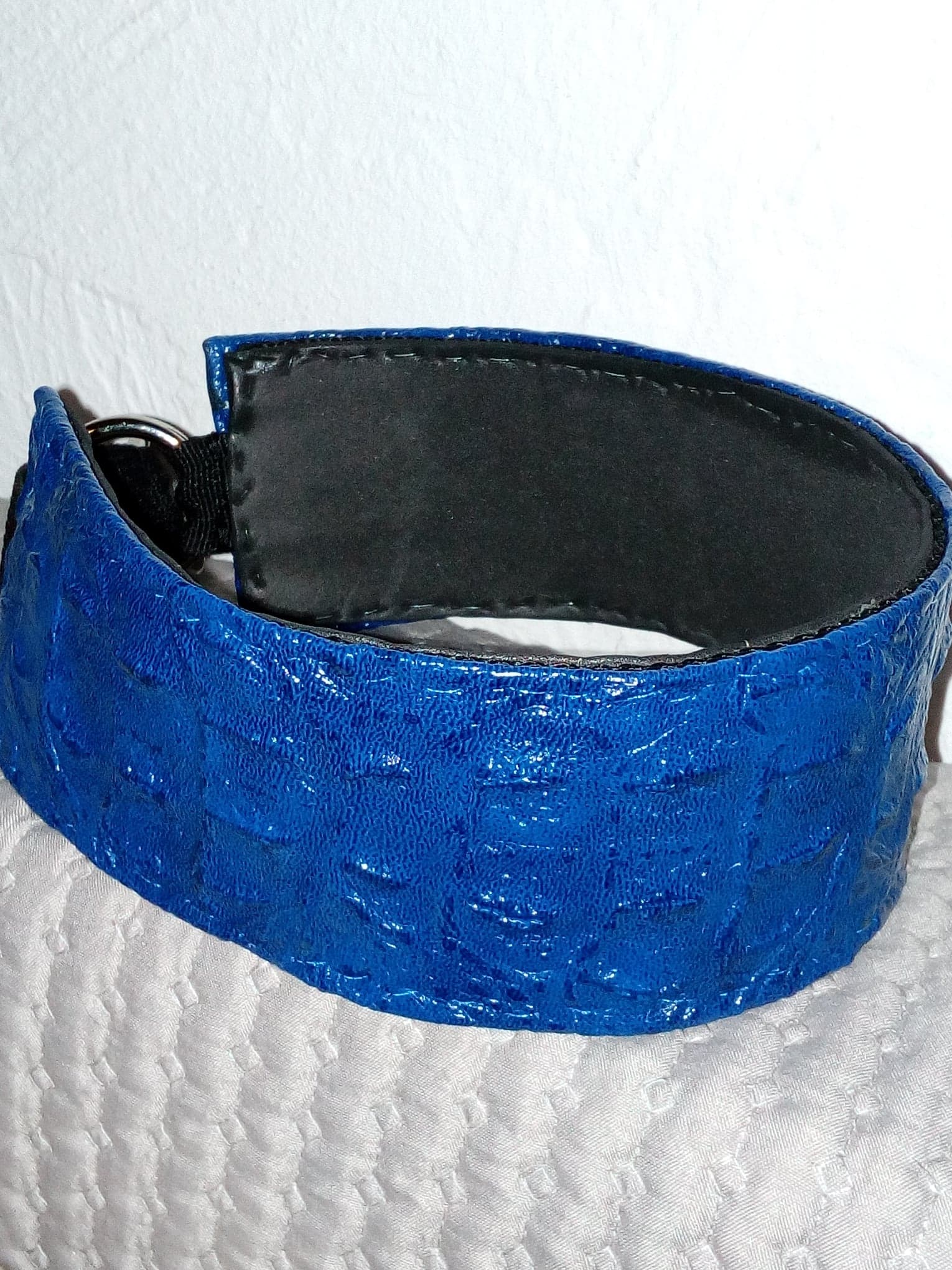 Nouveau modèle en simili cuir aspect croco, bleu ( 3, 4 ou 5 cm de largeur)