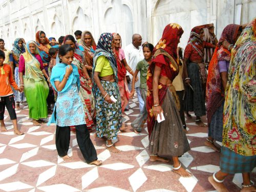 la foule arrive au Taj Mahal