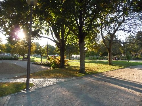 Le parc du Champ de Juillet en fin de journée