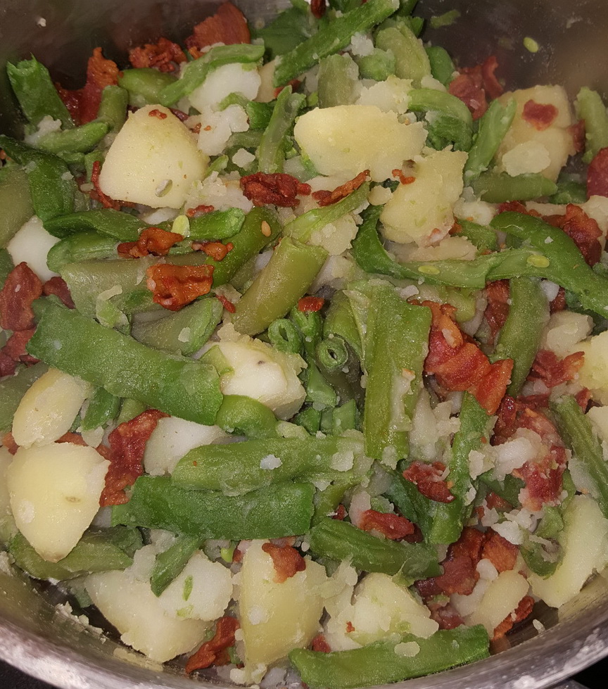 Salade liégeoise aux haricots et lardons