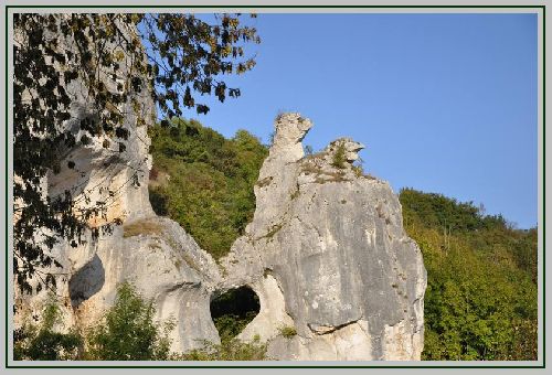 Les deux petits singes (Rochers du saussois (Yonne))