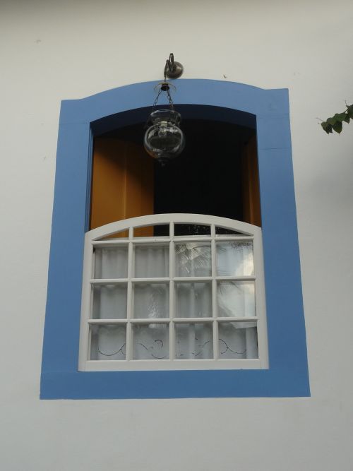détail fenêtre-volet-lumière