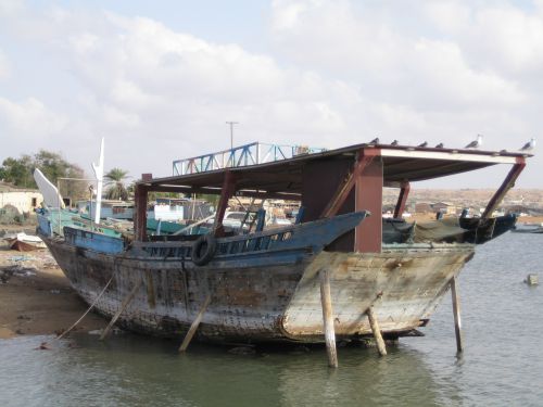 Un boutre abandonné