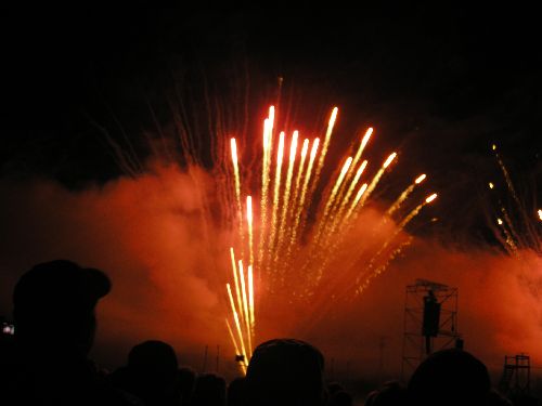 Ce feu d'artifice a eu lieu Aux Nuits de Sologne (en septembre 2009)