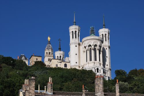 NOTRE DAME DE FOURVIERE(VUE DU BAS)