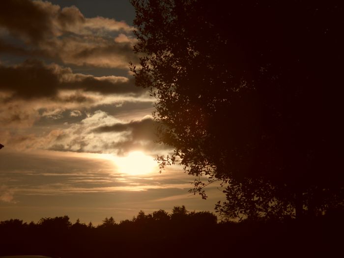 coucher de soleil en terre de Bretagne