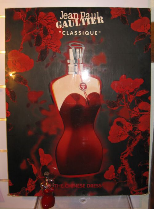 PLV CLASSIQUE CHINESS LA ROBE ROUGE 