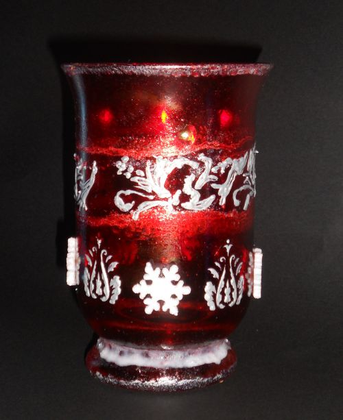 vase rouge peinture sur verre