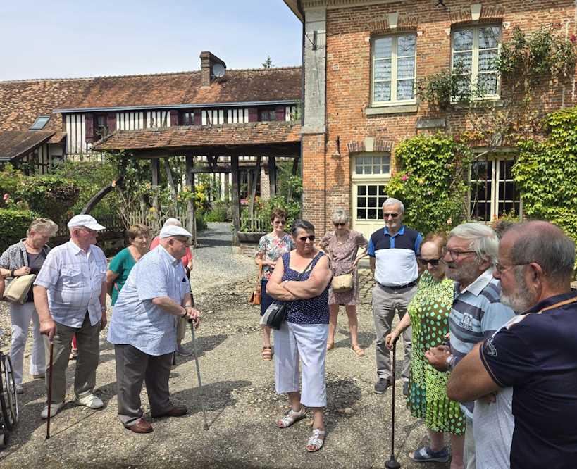 A l'écoute du propriétaire de la Ferme de Bray Mr Perrier