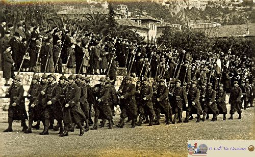 Remise de fanion à une unité du secteur defensif  de Nice en 1939