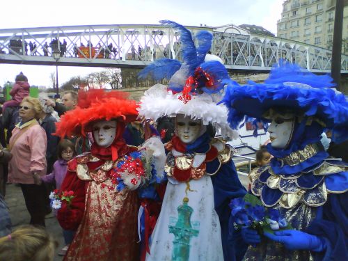 Carnaval de Venise a Paris; quai de la bastille !!