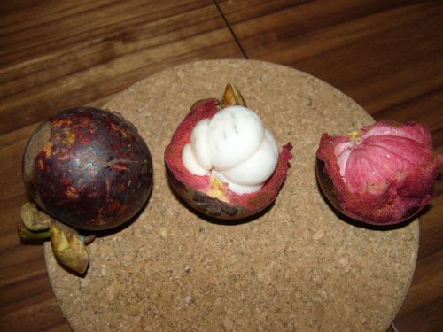 Le fruit: Mangoustan