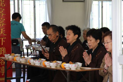 Cérémonie avec des moines