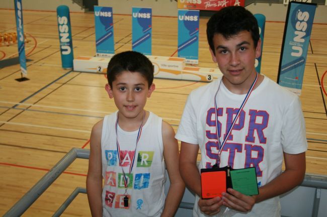 Valentin (JO basket) et Logan (JO futsal) récompensés