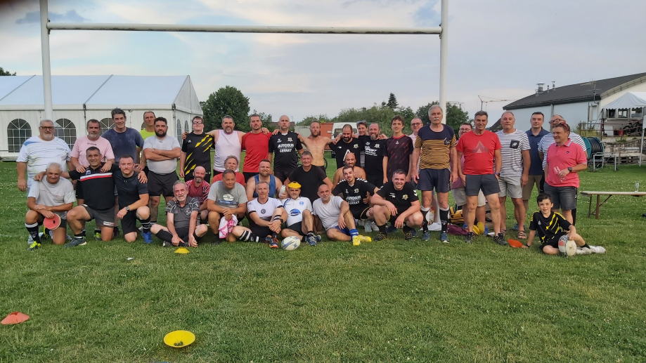 entrainement commun avec les handballeurs 27 06 2024.jpg