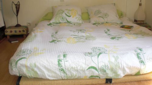 ... un couchage confortable : double matelas sur tatamis..