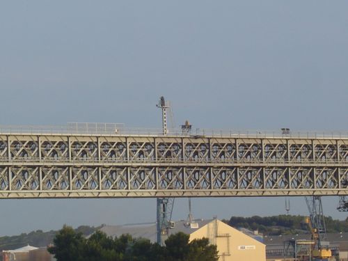 signal de protection de la travée mobile côté Martigues